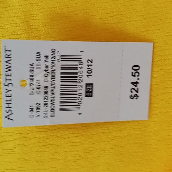 Top - womens short sleeve top. New with tag! - Picture 3 of 6